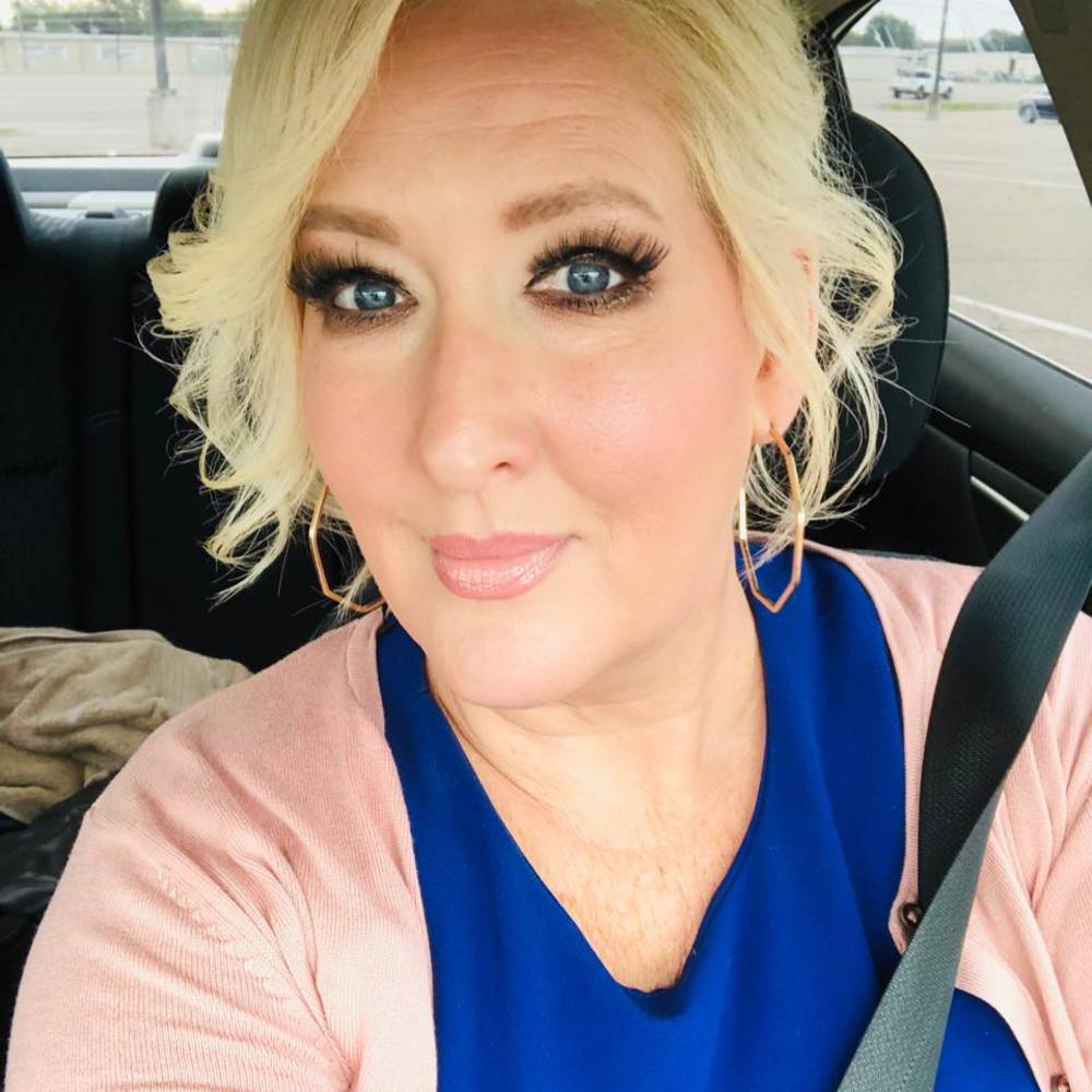 Meet your Posher, Tolea